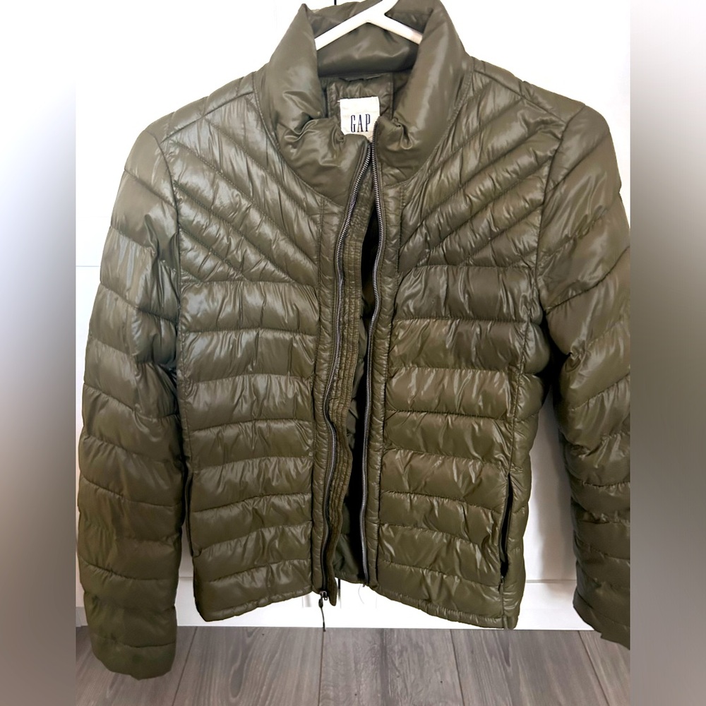 Gap puffer jacket